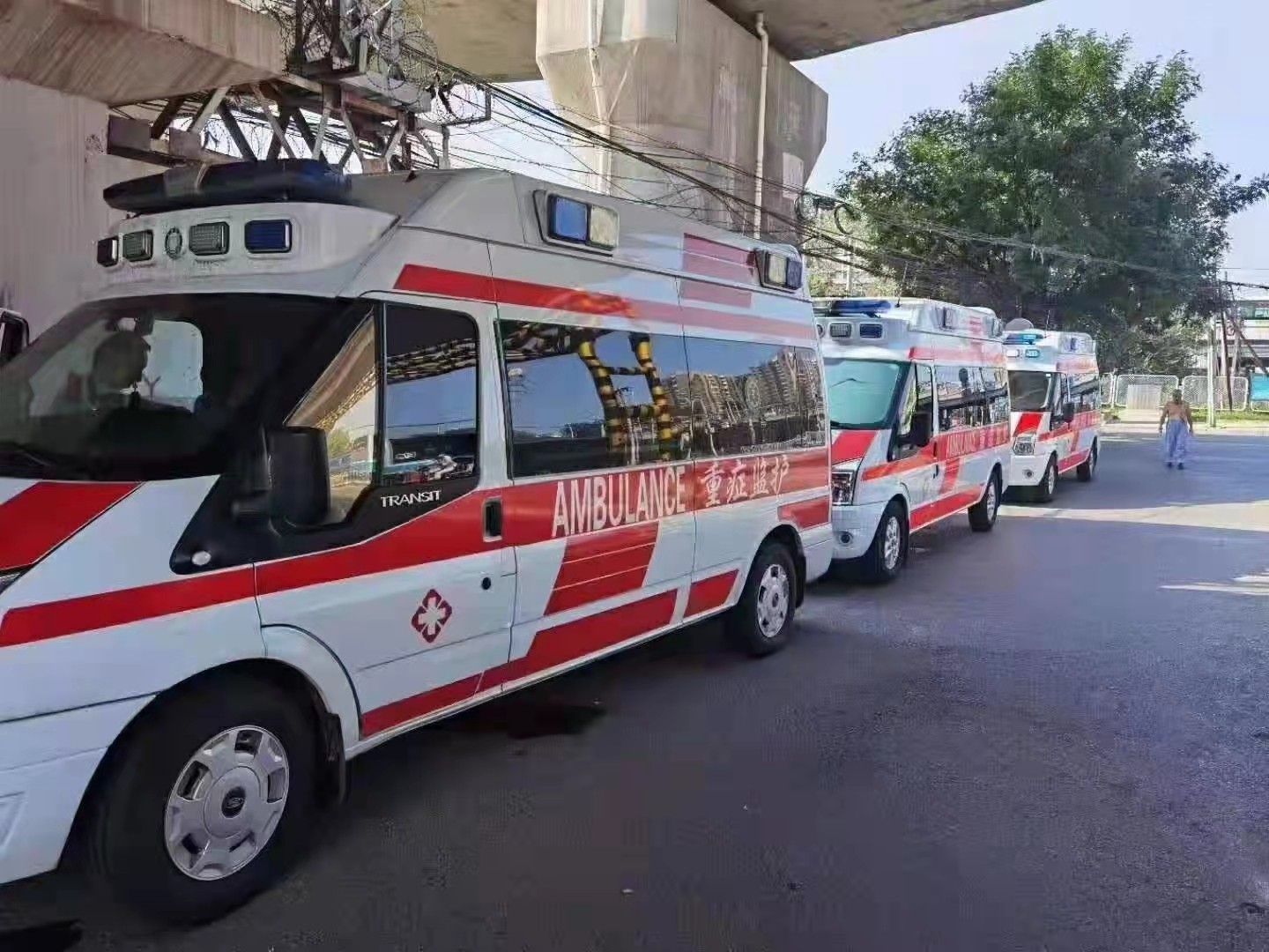 马尔康市救护车出租